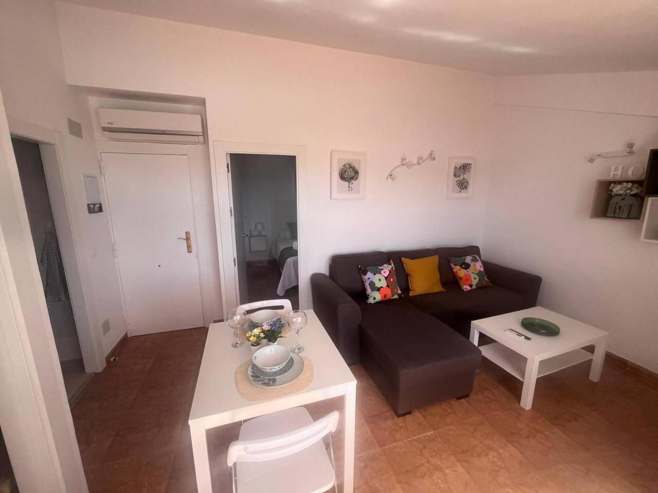 Apartamento Lidia Planta 2, La Carihuela 1ª Linea Playa, Vistas Mar, Buhardilla 1 Dormitorio, 40 M2, 1-3 Huesped, Terraza, Wifi Torremolinos Exterior photo